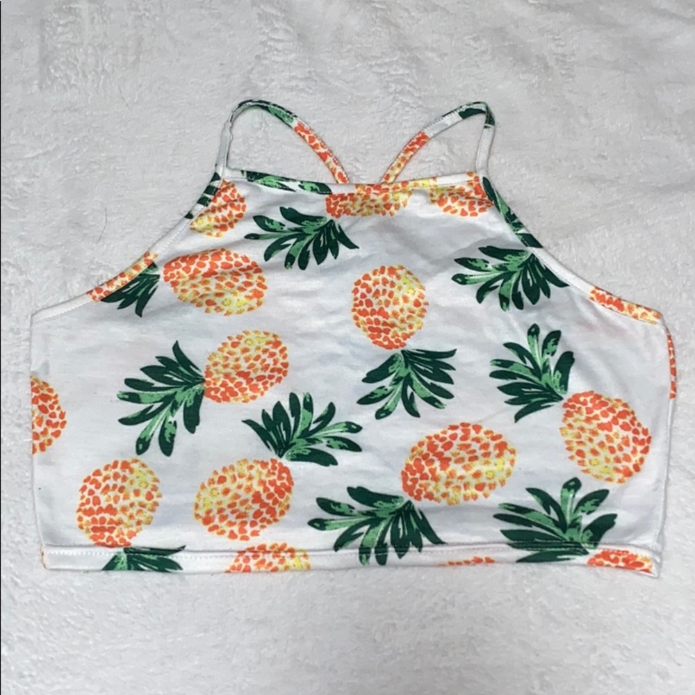 Crop top w/pineapples